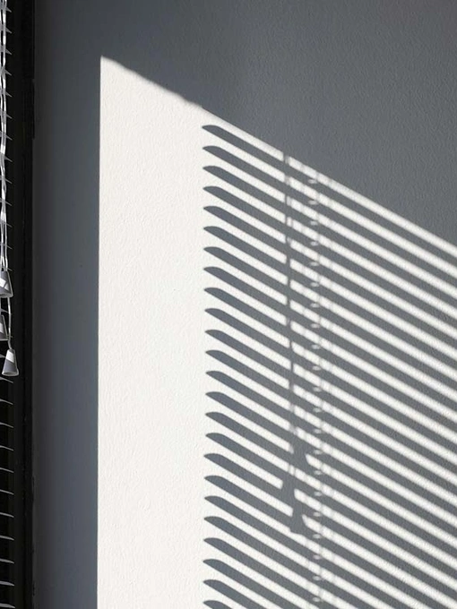 Tenda alla veneziana manuale Classy 16 con lamelle in alluminio di Pronema