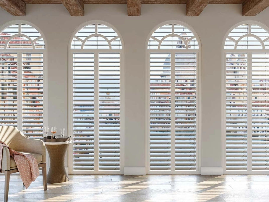 Tenda alla veneziana Classy 50 a motore con lamelle in alluminio di Pronema