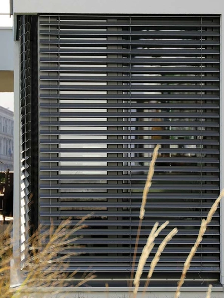 Tenda alla veneziana da esterno Shadow con lamelle in alluminio di Pronema