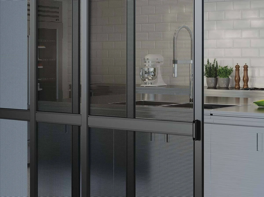 Zanzariera Scorrevole laterale a 3 pannelli di Pronema