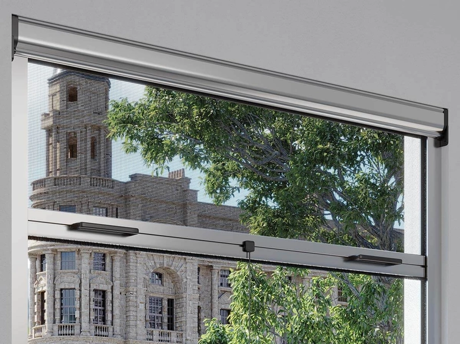 Zanzariera a rullo verticale a molla in alluminio con cassonetto arrotondato di Pronema