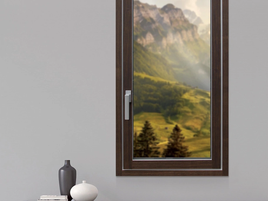 Finestra Vela Gold in alluminio e legno di Biemme Finestre