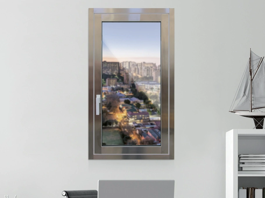 Finestra Vela Gold in alluminio e acciaio di Biemme Finestre