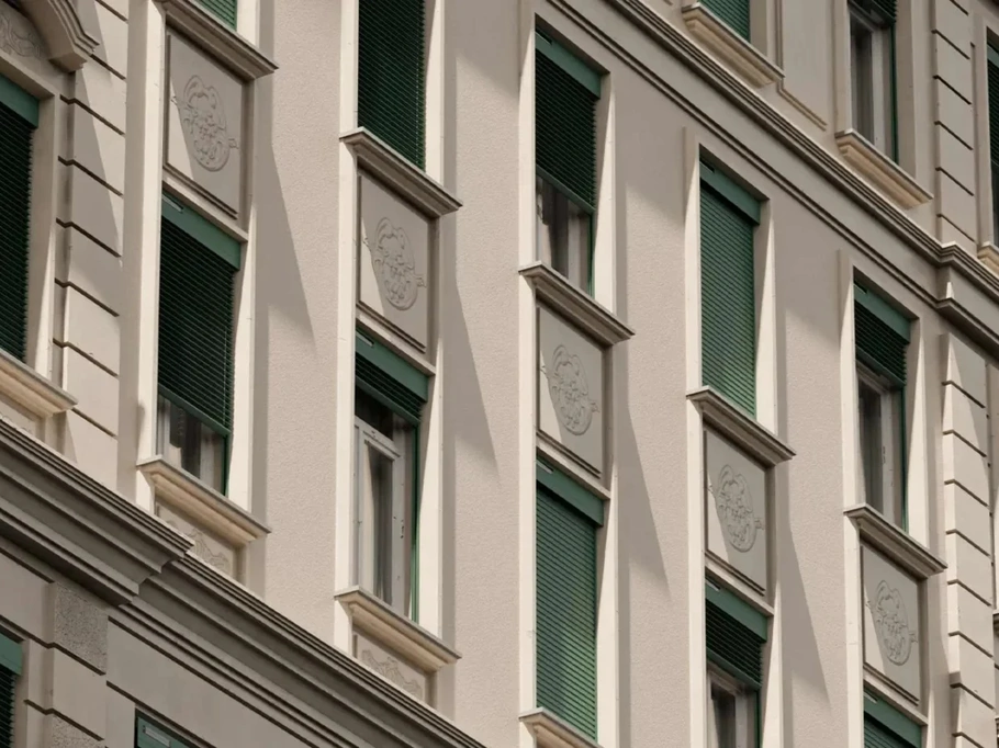 Frangisole avvolgibile Vela 70-90 di Newsolar