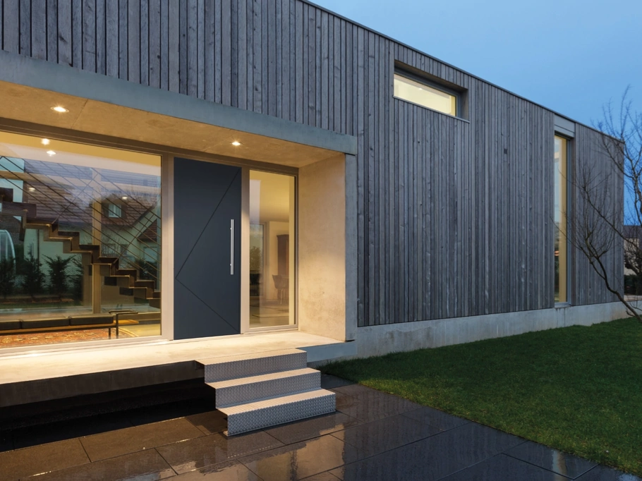 Portoncino Battista Modello 02 in Mineral Panel, HDF e acciaio di Fossati Serramenti