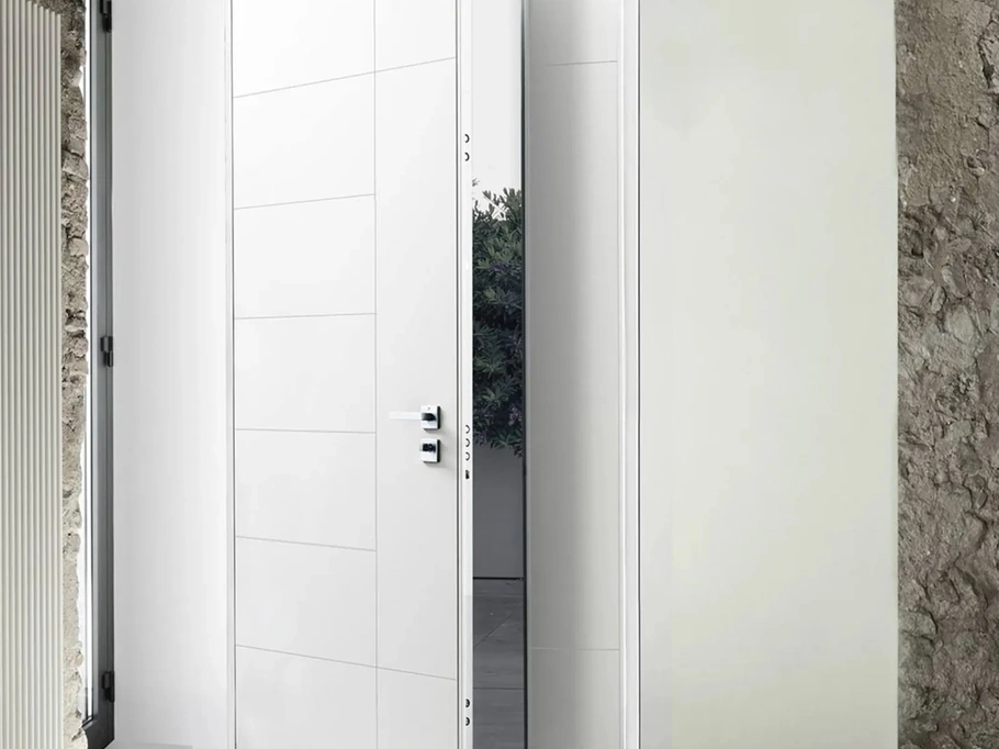 Porta blindata Compact DB in laccato Bianco di Gardesa