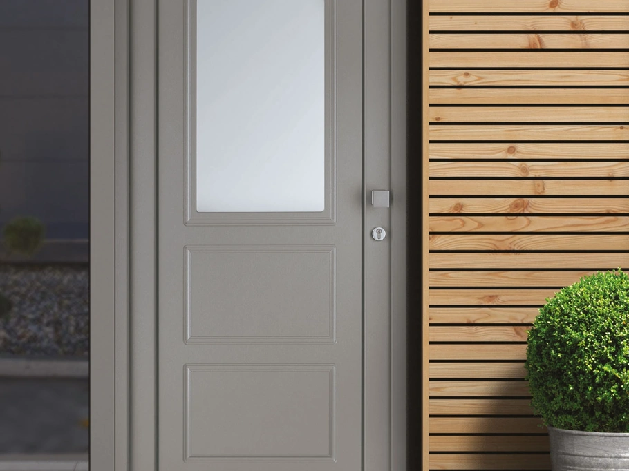 Portoncino Farnese Classico in pvc e vetro di Fossati Serramenti